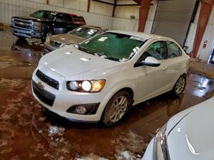 Chevrolet Aveo (Sonic) LT 1.8L 4 2012