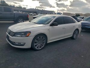 Volkswagen Passat SE 1.8L 4 2015