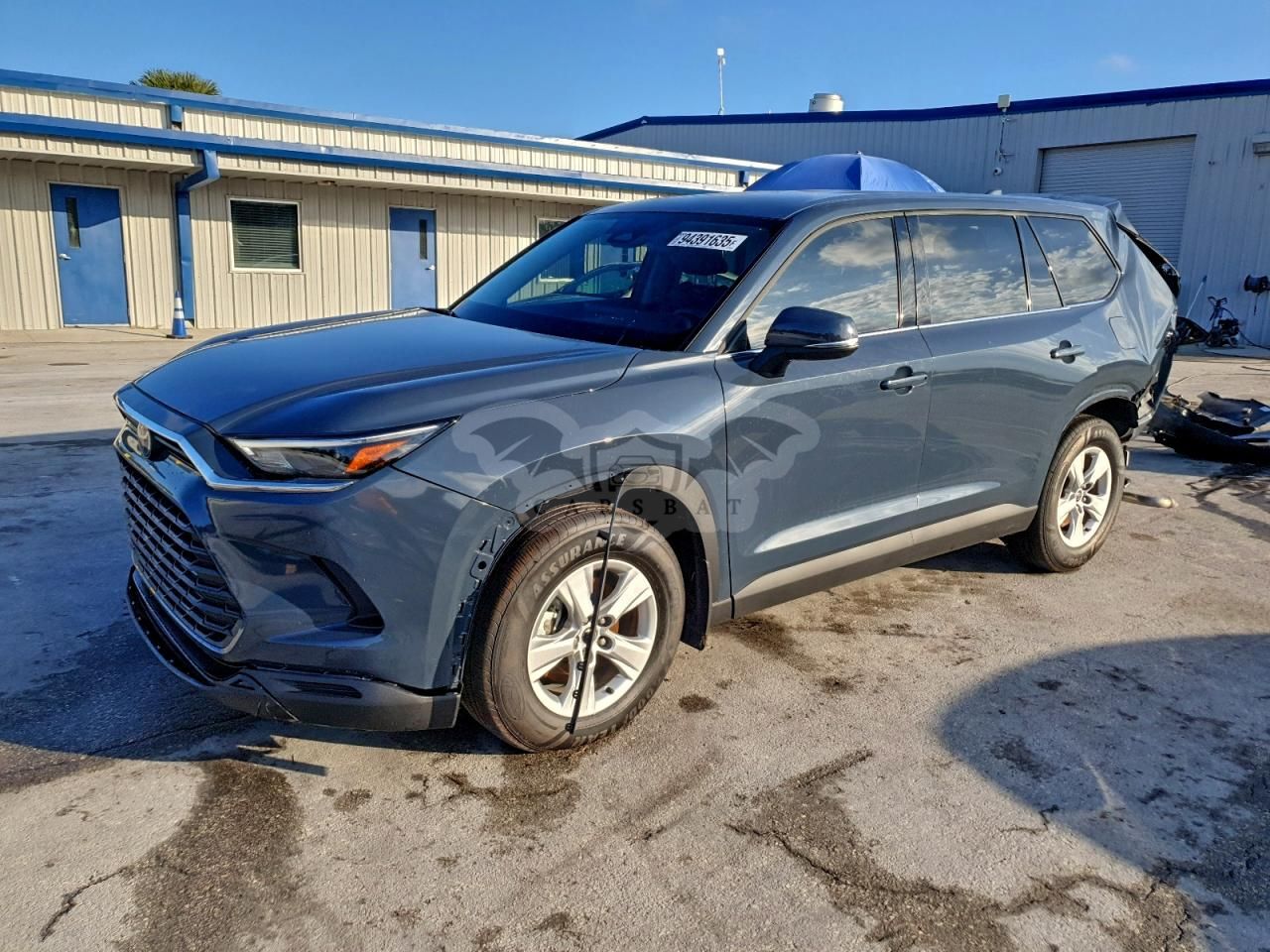 Toyota Grand Highlander LE 2.4L 4 2025