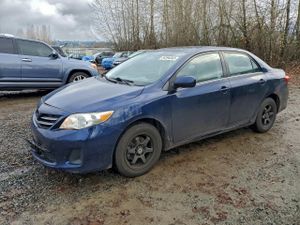 Toyota Corolla BASE 1.8L 4 2013