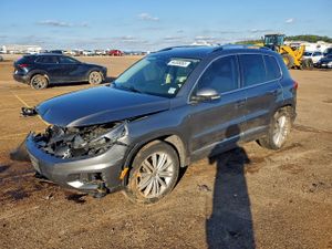 Volkswagen Tiguan S 2.0L 4 2013