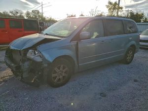 Chrysler Town & Country TOURING 3.8L 6 2010