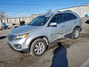 Kia Sorento LX 2.4L 4 2013