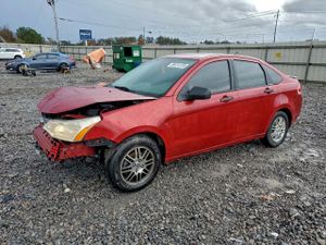 Ford Focus SE 2.0L 4 2011