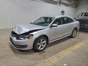 Volkswagen Passat SE 2.5L 5 2013
