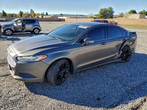 Ford Fusion SE 2.5L 4 2014