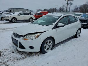 Ford Focus SE 2.0L 4 2014