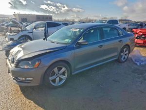Volkswagen Passat S 1.8L 4 2015