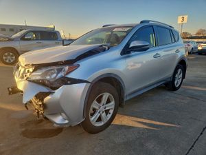 Toyota Rav4 XLE 2.5L 4 2013