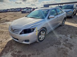Toyota Camry BASE 2.5L 4 2011