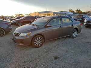 Toyota Corolla BASE 1.8L 4 2013