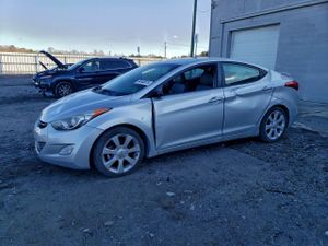 Hyundai Elantra GLS 1.8L 4 2013