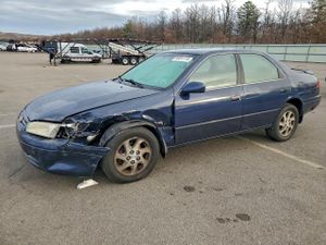 Toyota Camry LE 3.0L 6 1999