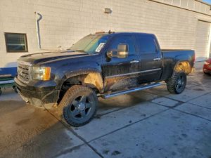 GMC Sierra K2500 DENALI 6.6L 8 2013