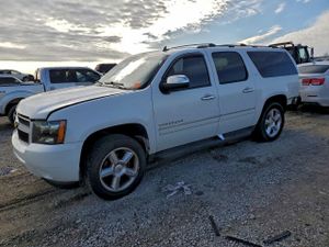 Chevrolet Suburban K1500 LTZ 5.3L 8 2013