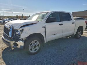 Toyota Tundra CREWMAX 5.7L 8 2008