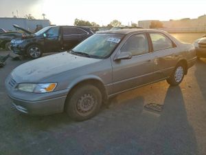 Toyota Camry LE 2.2L 4 1997