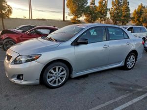 Toyota Corolla BASE 1.8L 4 2010
