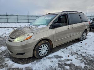 Toyota Sienna CE 3.5L 6 2010
