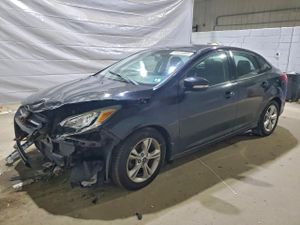 Ford Focus SE 2.0L 4 2013