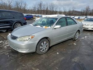 Toyota Camry LE 2.4L 4 2005