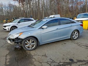 Hyundai Sonata SE 2.4L 4 2013