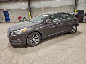 Hyundai Sonata SE 2.4L 4 2015