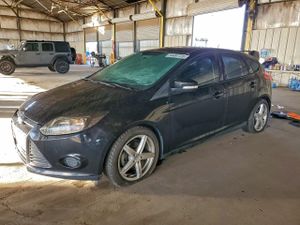 Ford Focus SE 2.0L 4 2014