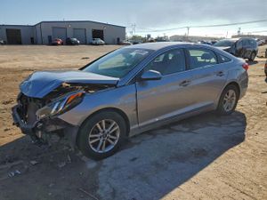 Hyundai Sonata SE 2.4L 4 2015