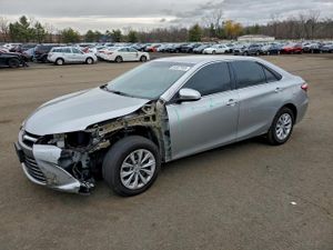 Toyota Camry LE 2.5L 4 2015