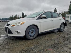 Ford Focus SE 2.0L 4 2012
