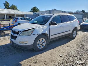Chevrolet Traverse LS 3.6L 6 2010