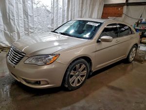 Chrysler 200 TOURING 2.4L 4 2013