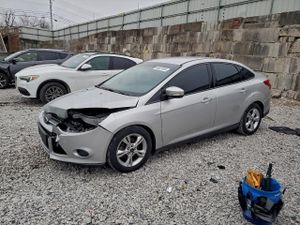Ford Focus SE 2.0L 4 2014