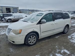 Chrysler Town & Country TOURING PLUS 3.8L 6 2010