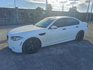 BMW M5 4.4L 8 2013