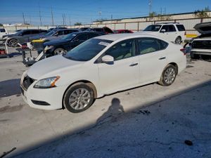 Nissan Sentra S 1.8L 4 2015