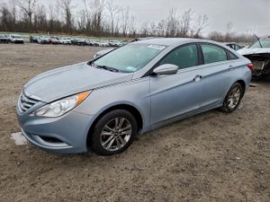 Hyundai Sonata GLS 2.4L 4 2013