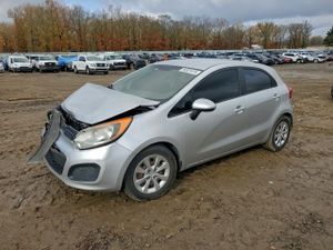 Kia Rio LX 1.6L 4 2013