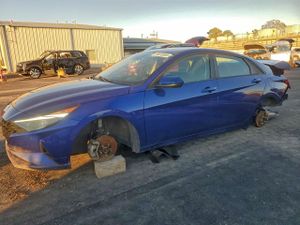 Hyundai Elantra SEL 2.0L 4 2023