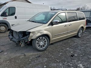 Chrysler Town & Country TOURING L 3.6L 6 2013