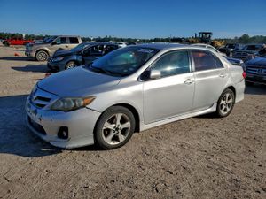 Toyota Corolla BASE 1.8L 4 2013