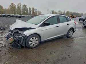 Ford Focus S 2.0L 4 2014