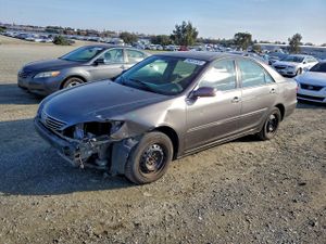 Toyota Camry LE 2.4L 4 2005