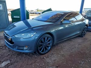 Tesla Model S 2014