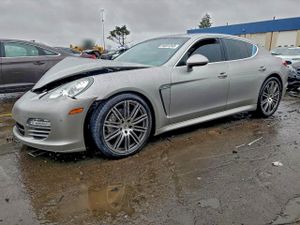 Porsche Panamera S 4.8L 8 2011