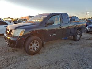 Nissan Titan XE 5.6L 8 2005