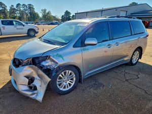 Toyota Sienna XLE 3.5L 6 2014