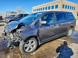 Toyota Sienna 3.5L 6 2013