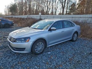 Volkswagen Passat S 1.8L 4 2014